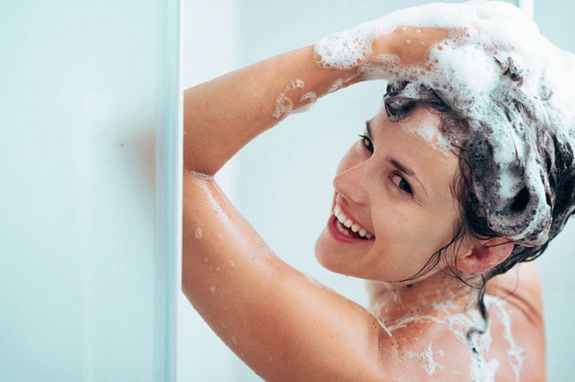 Come lavare i capelli meno spesso?