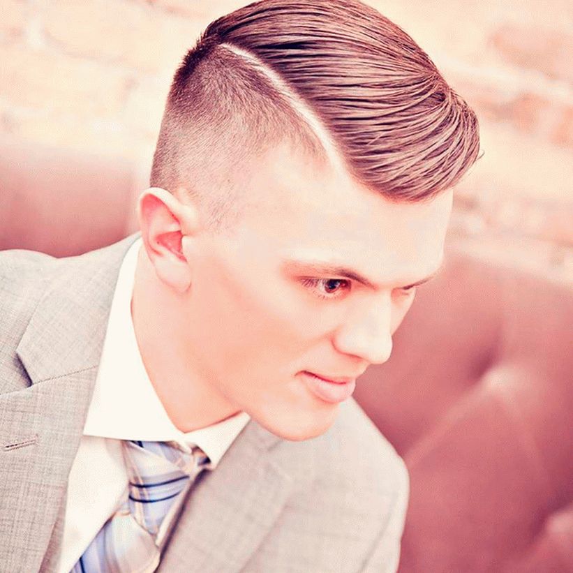 taglio di capelli foto di Hitler Youth