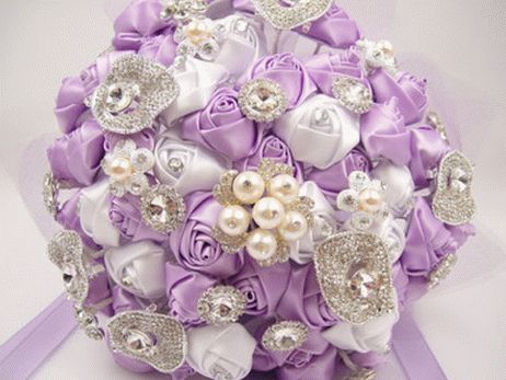 decorazione di mazzi di fiori per un matrimonio