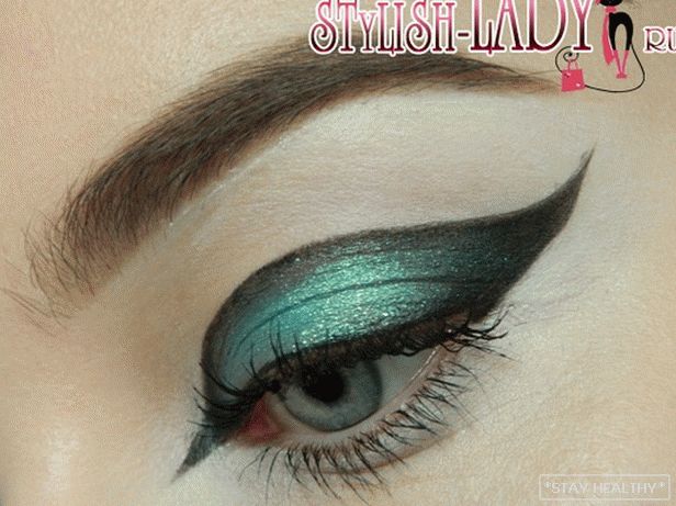 Фантазийный макияж глаз в зеленых тонах, фото